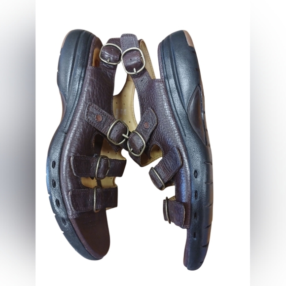 Clarke’s Unstructured Mocha Brown Strappy Sandal, Adjustable Leather EUC - Picture 4 of 7